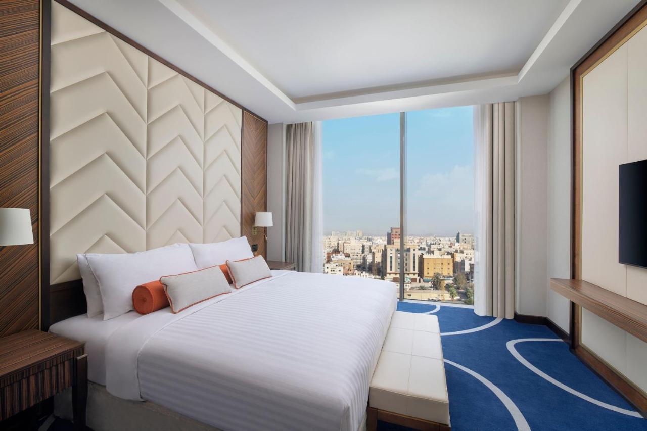 Jeddah Marriott Hotel Madinah Road Exterior photo A bedroom at the hotel