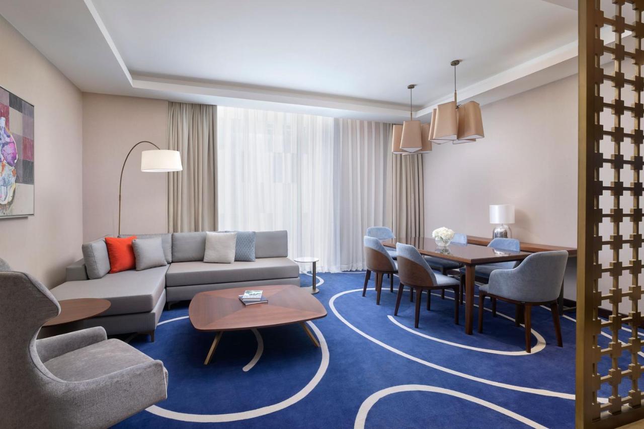 Jeddah Marriott Hotel Madinah Road Exterior photo A suite at the hotel