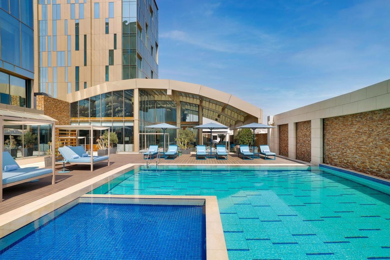 Jeddah Marriott Hotel Madinah Road Exterior photo The swimming pool at the hotel