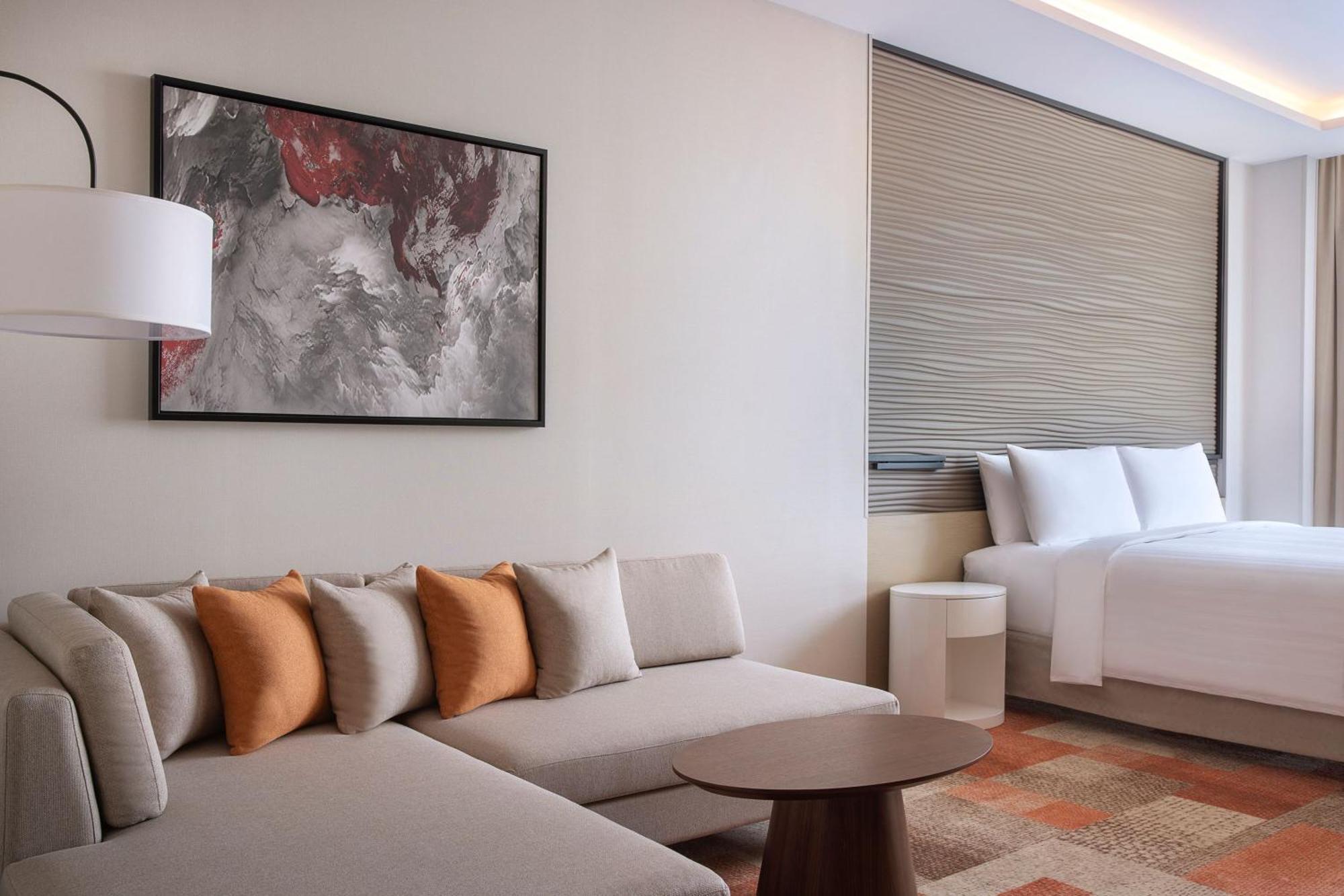 Jeddah Marriott Hotel Madinah Road Exterior photo Deluxe Room