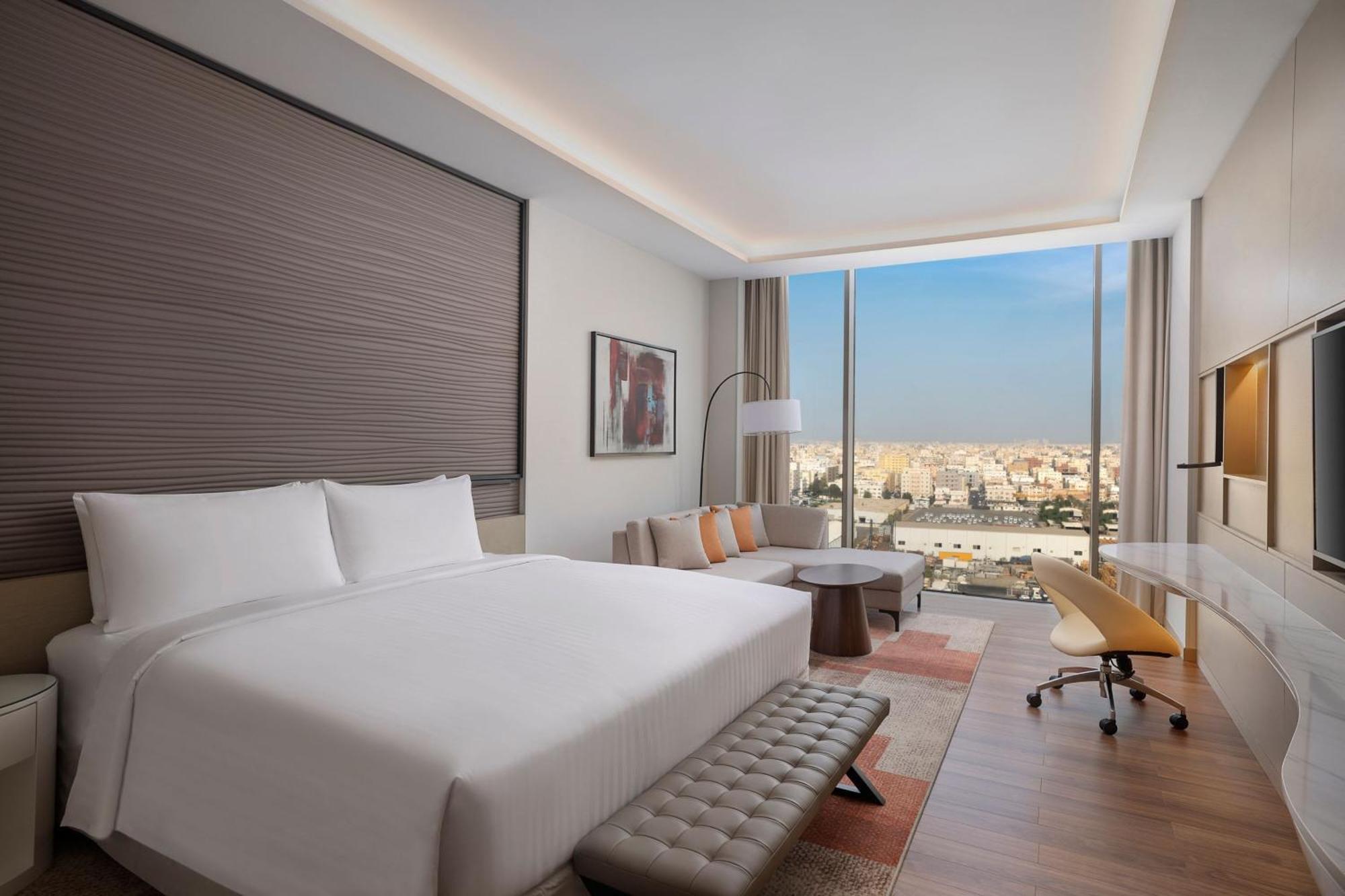 Jeddah Marriott Hotel Madinah Road Exterior photo Deluxe King