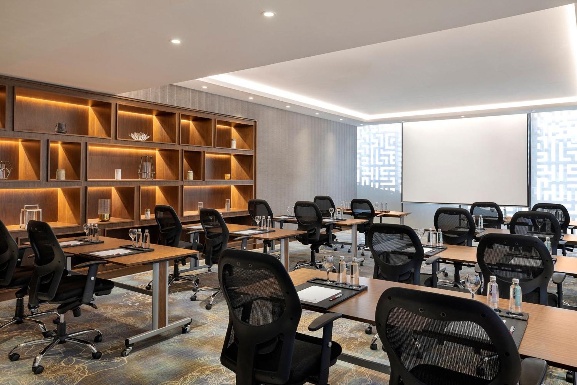 Jeddah Marriott Hotel Madinah Road Exterior photo Meeting room