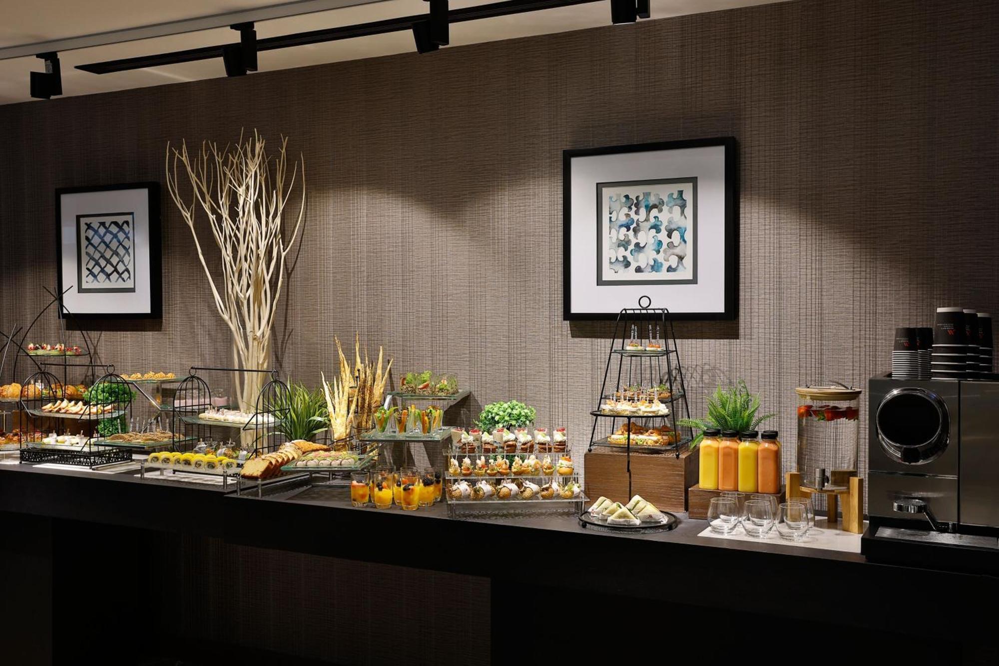 Jeddah Marriott Hotel Madinah Road Exterior photo A buffet at a hotel